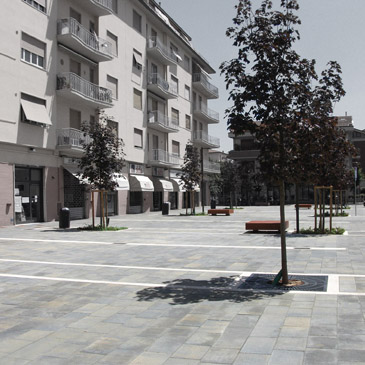 vista della piazza da via Fattori